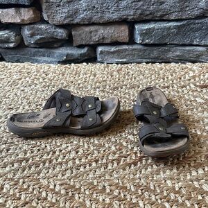 Merrell women’s sandals size 8